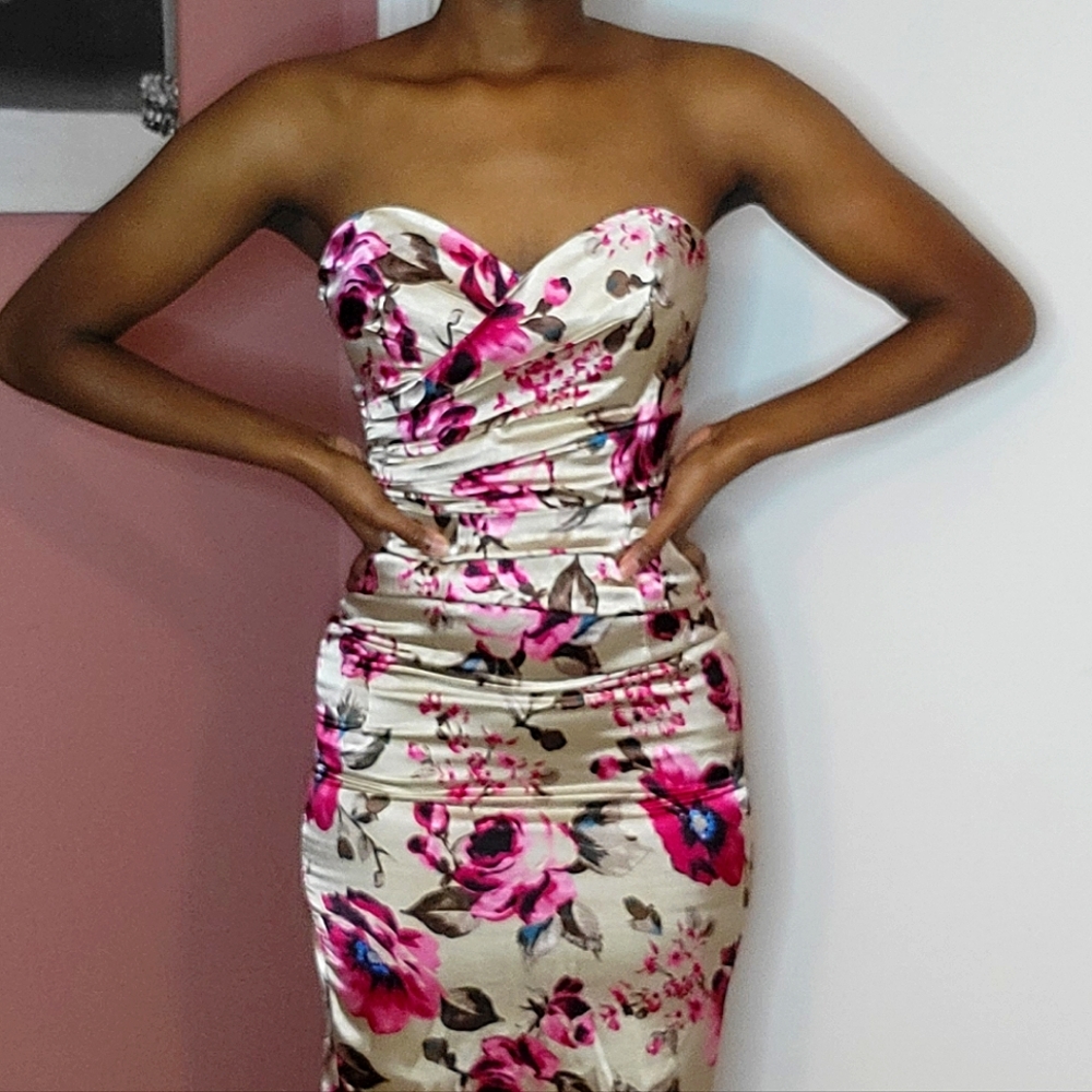 Pin-Up || Bodycon || Floral Dress || Sirens and Starlets || Strapless
